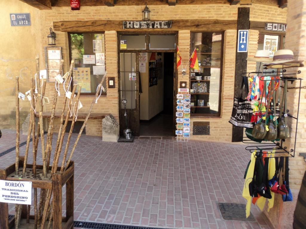 Hostal La Bastide Du Chemin Sahagun Exterior photo
